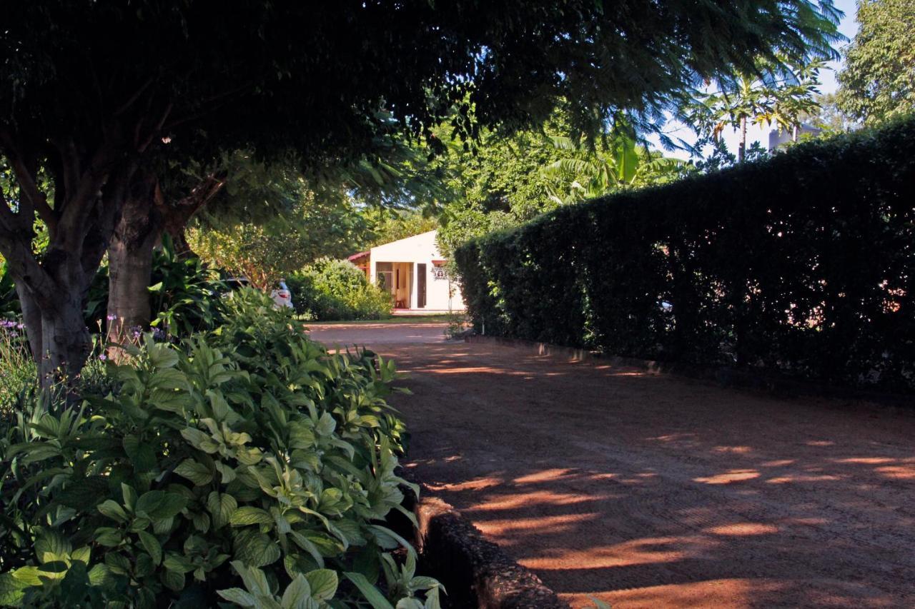 Ancha'S Oasis Hotel Maputo Bagian luar foto