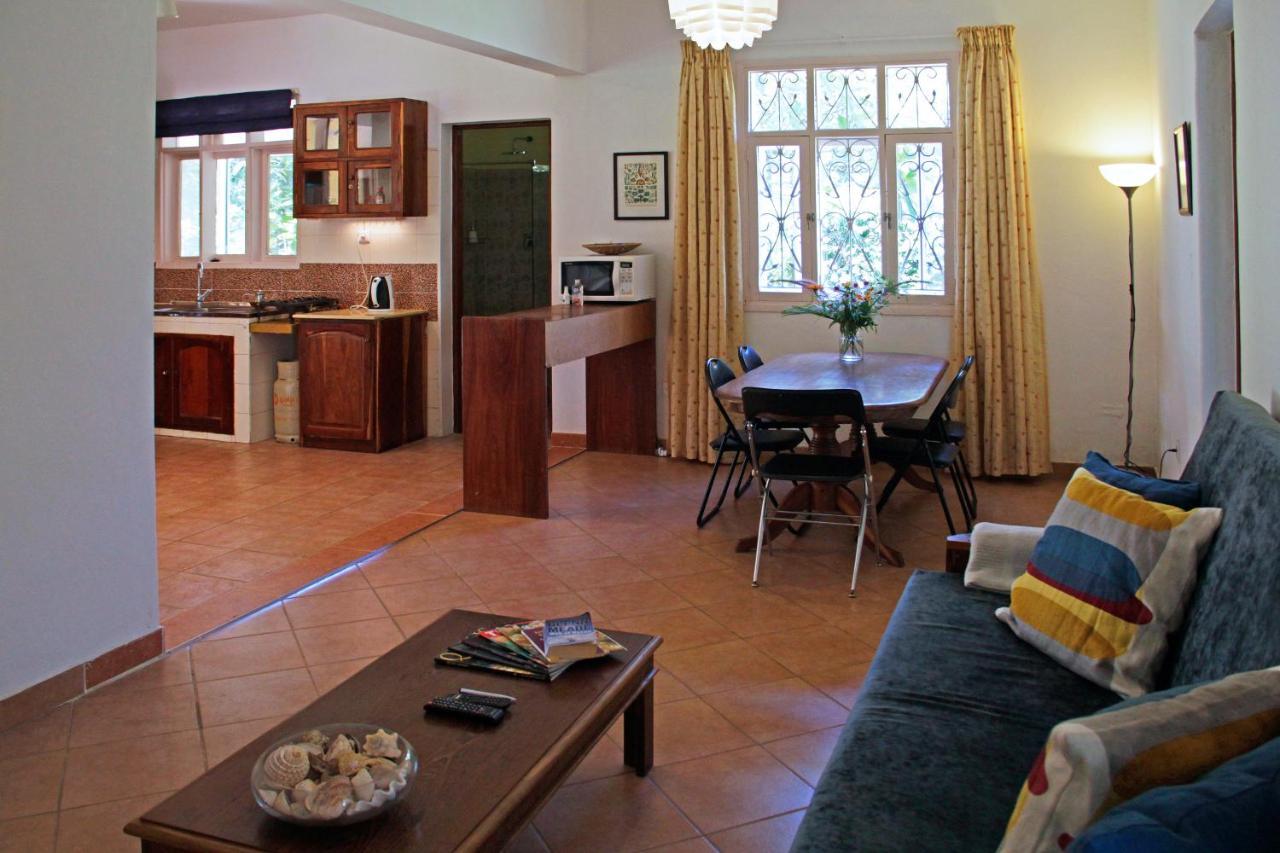 Ancha'S Oasis Hotel Maputo Bagian luar foto
